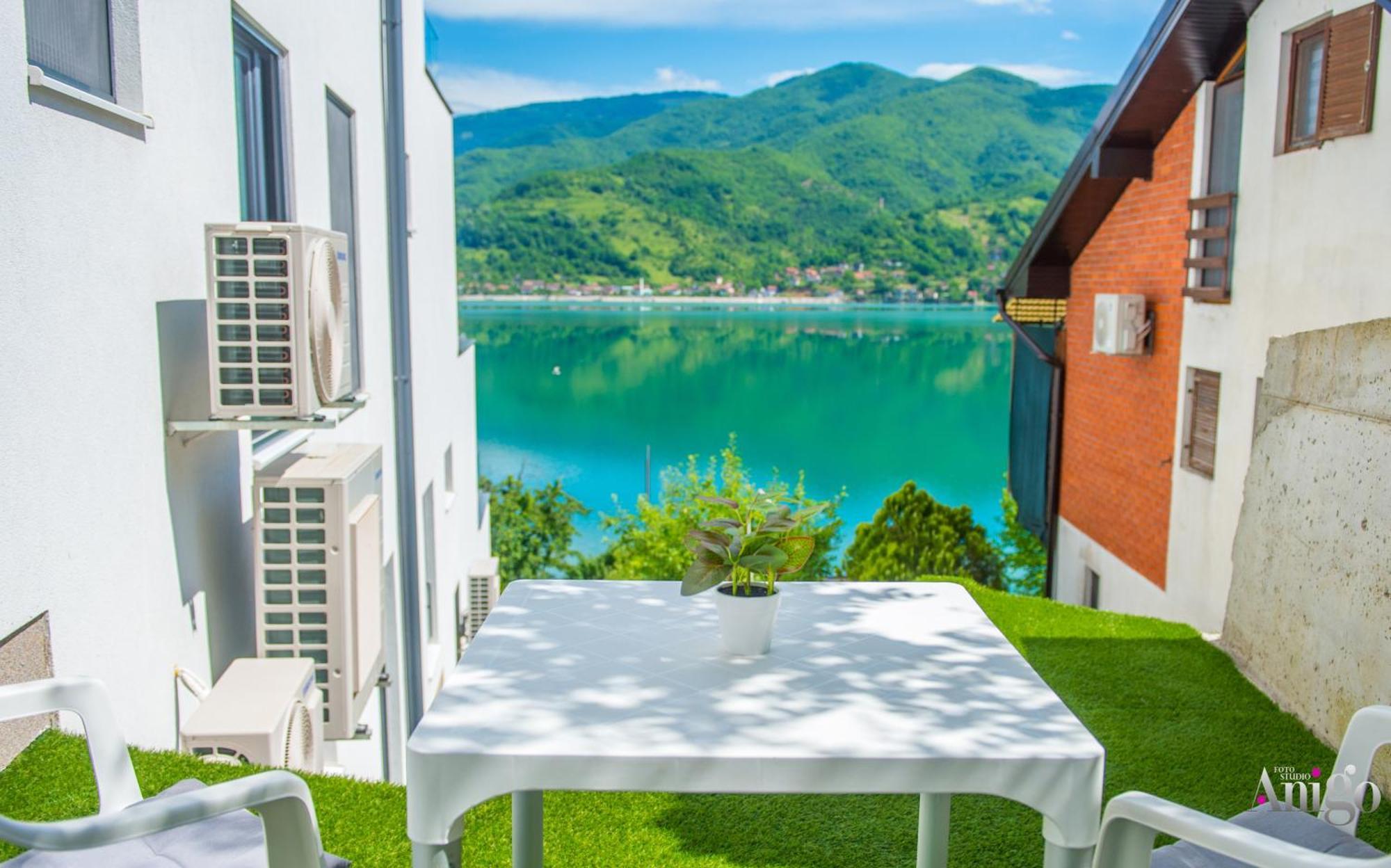 Royal Terrace Apartments Konjic Exteriör bild