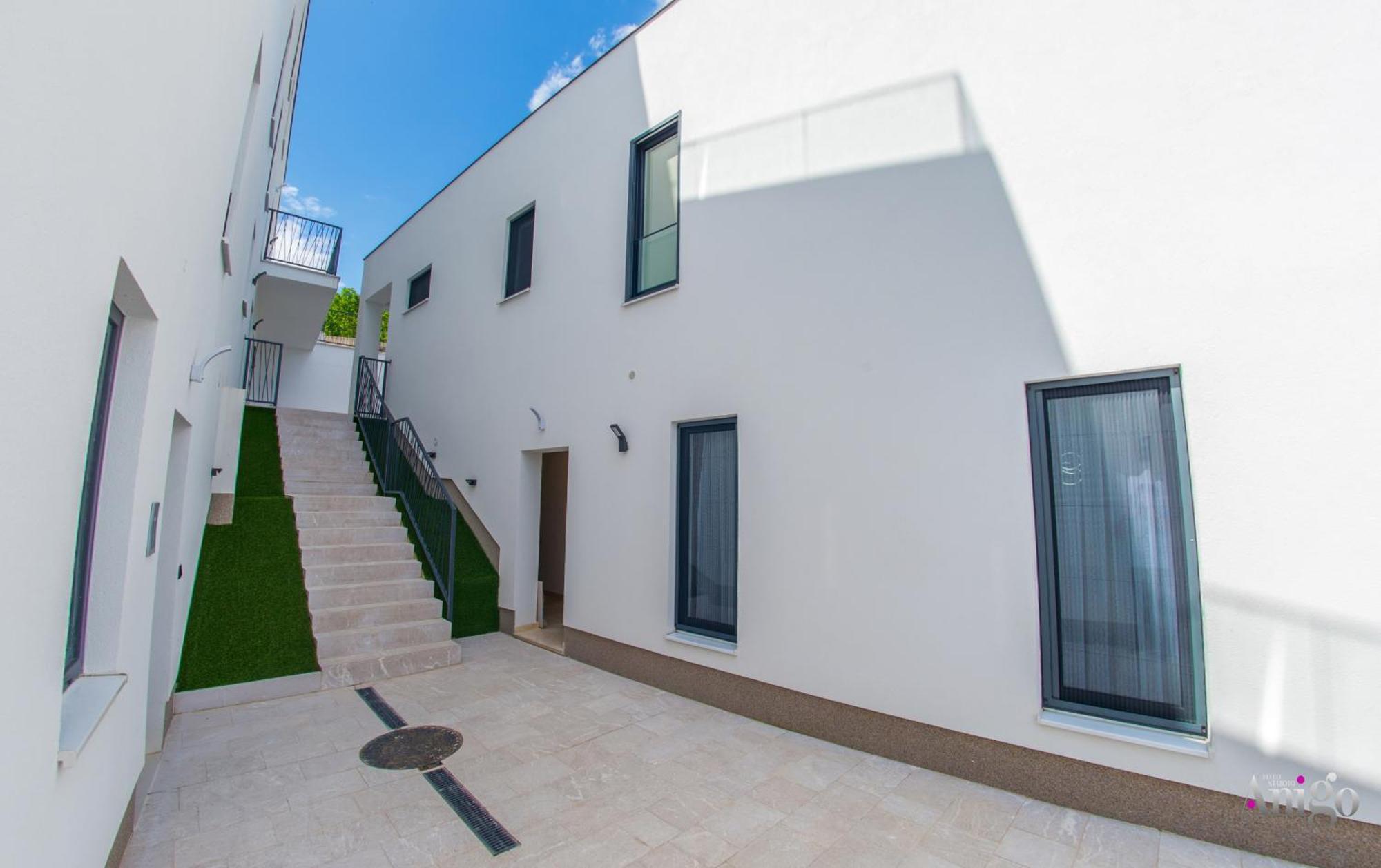 Royal Terrace Apartments Konjic Exteriör bild